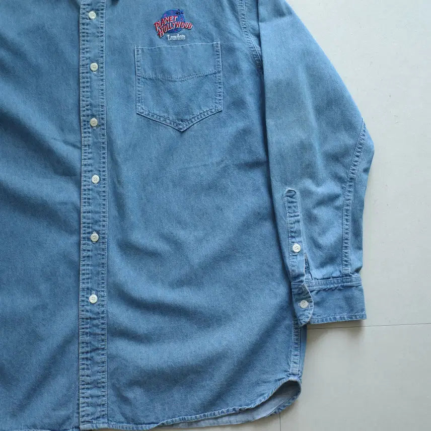 [SOLD OUT] 90s 플래닛할리우드 UK 영국 생산 데님 셔츠 XL