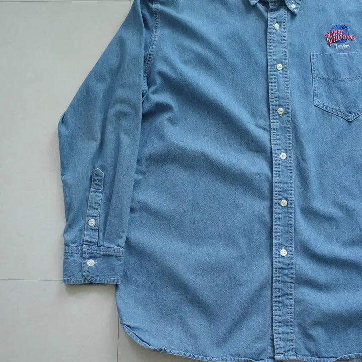[SOLD OUT] 90s 플래닛할리우드 UK 영국 생산 데님 셔츠 XL