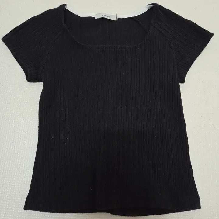 [BUNJANG] Avely Zigzag Black Ribbed Square Neck Short Sleeve Knit Top / 에이블리 지그재그 블랙 골지 스퀘어넥 반팔 니트