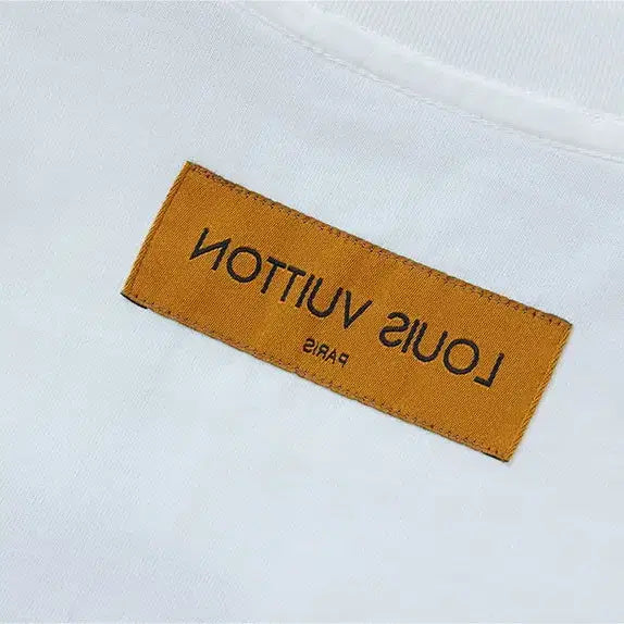 [BUNJANG] Louis Vuitton Monogram Flower Embroidered Round T-shirt / 모노 플라워 자수로고 라운드 티셔츠