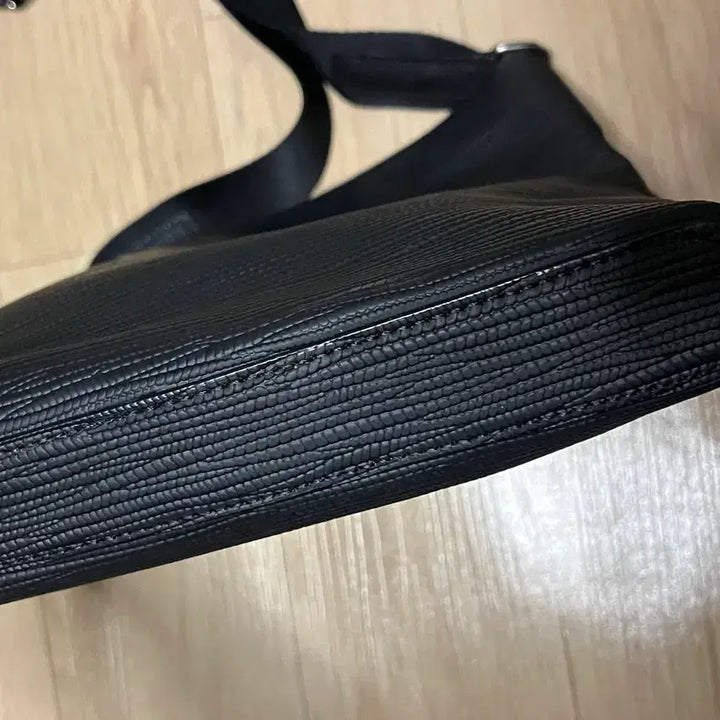 [BUNJANG] ZANINI Black Leather Crossbody Messenger Bag / ZANINI 블랙 가죽 크로스백 메신저백