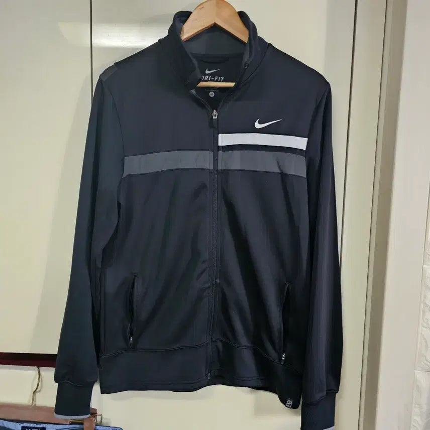 [SOLD OUT] 나이키 드라이핏 블랙 트레이닝 집업 100