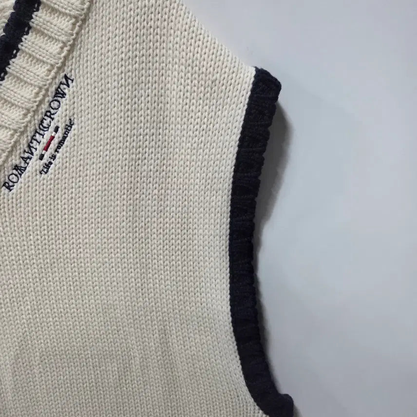 [BUNJANG] Romantic Crown Ivory Side Button Knit Vest / 로맨틱크라운 아이보리 사이드 버튼 니트 베스트 M 26041610