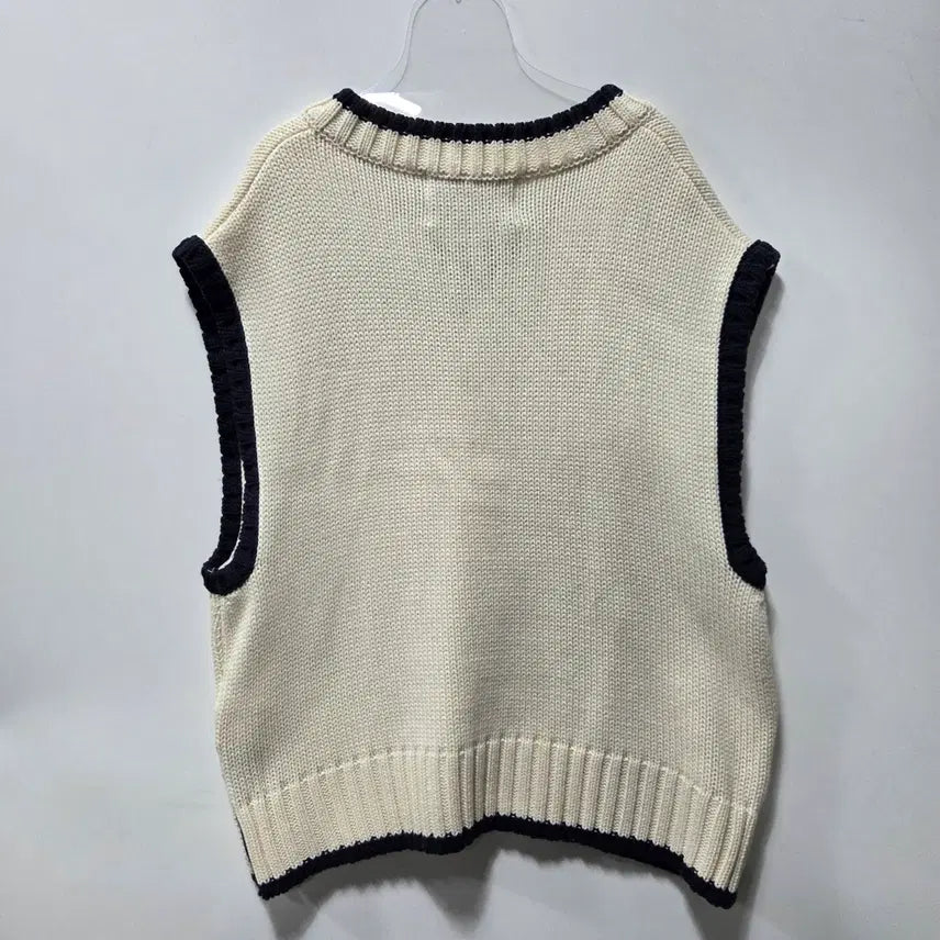 [BUNJANG] Romantic Crown Ivory Side Button Knit Vest / 로맨틱크라운 아이보리 사이드 버튼 니트 베스트 M 26041610