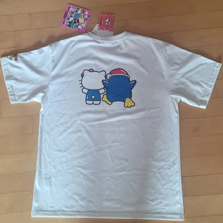 [BUNJANG] Donpeng Hello Kitty Collaboration T-shirt / 돈펭 신상 헬로키티 콜라보 반팔티셔츠 L