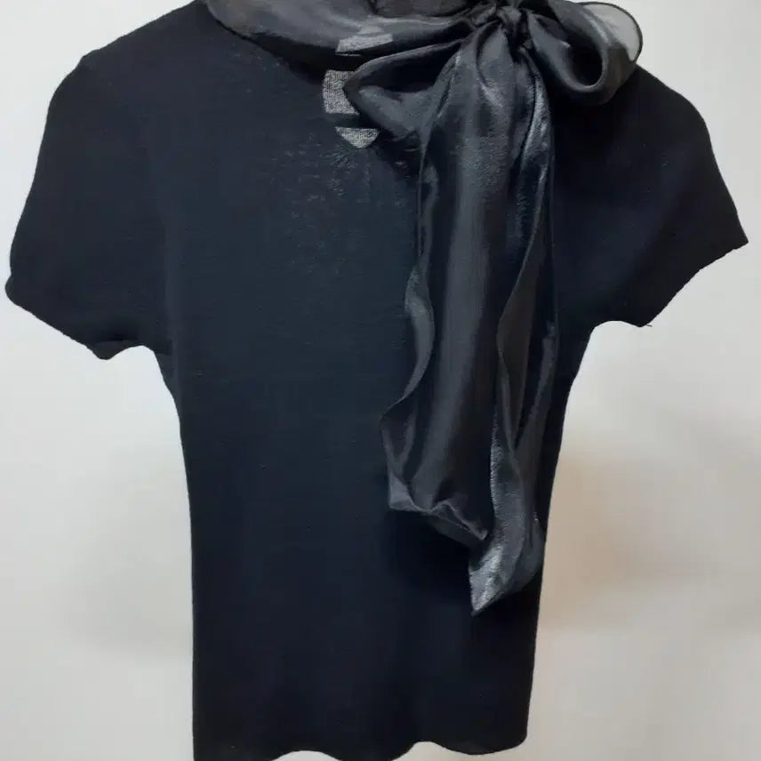 [SOLD OUT] 새상품 블랙 오간자 타이 니트