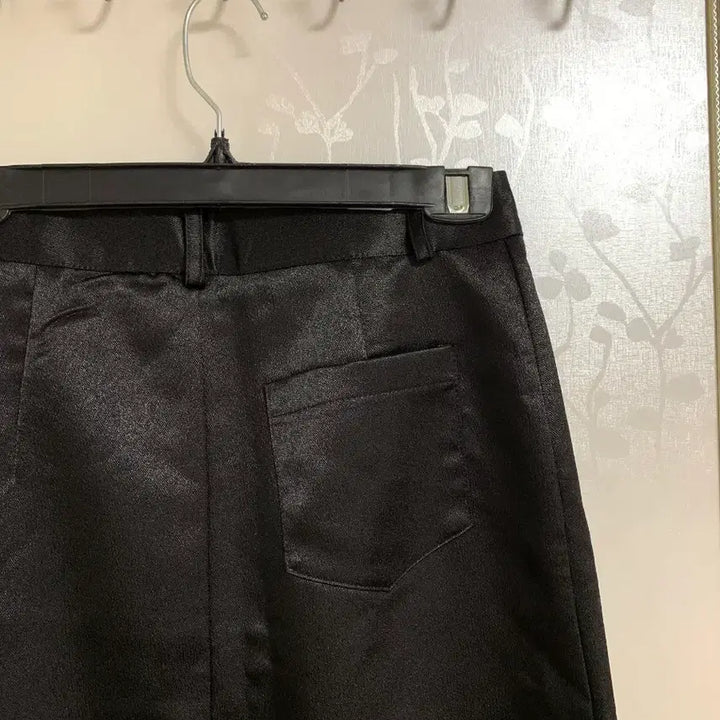 [BUNJANG] Bohemian Seoul Slit Long Satin Skirt / 보헤미안서울 슬릿 롱 새틴 스커트