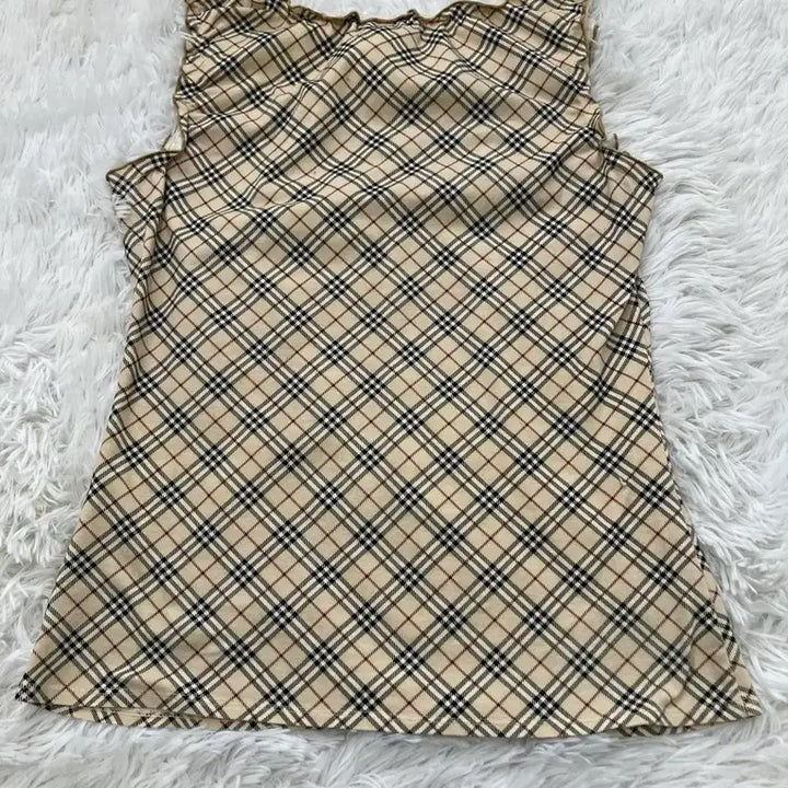 [BUNJANG] Burberry Signature Lace Shirring Tank Top / 버버리 시그니처 레이스 셔링 나시 1074 모리걸 y2k 스트릿 갸루 펑