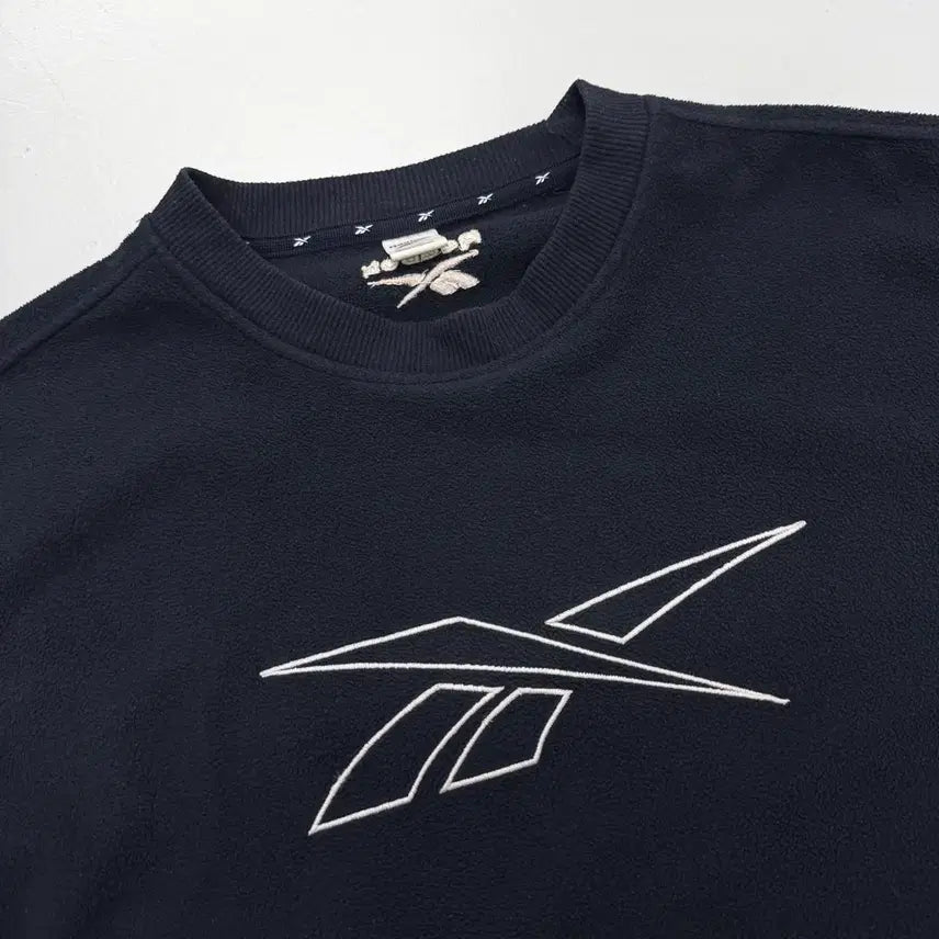 [SOLD OUT] 리복 빅로고 올드스쿨 플리스 맨투맨