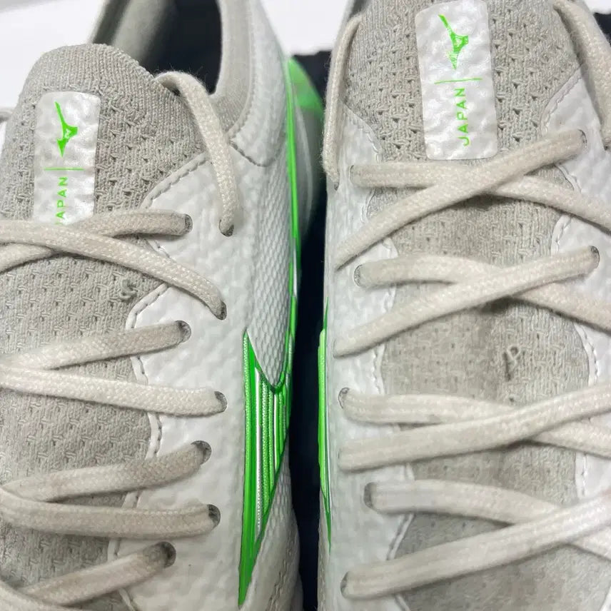 [BUNJANG] Mizuno Morelia Neo IV Beta Japan Soccer Cleats / 미즈노 모렐리아 네오4 베타 재팬 260