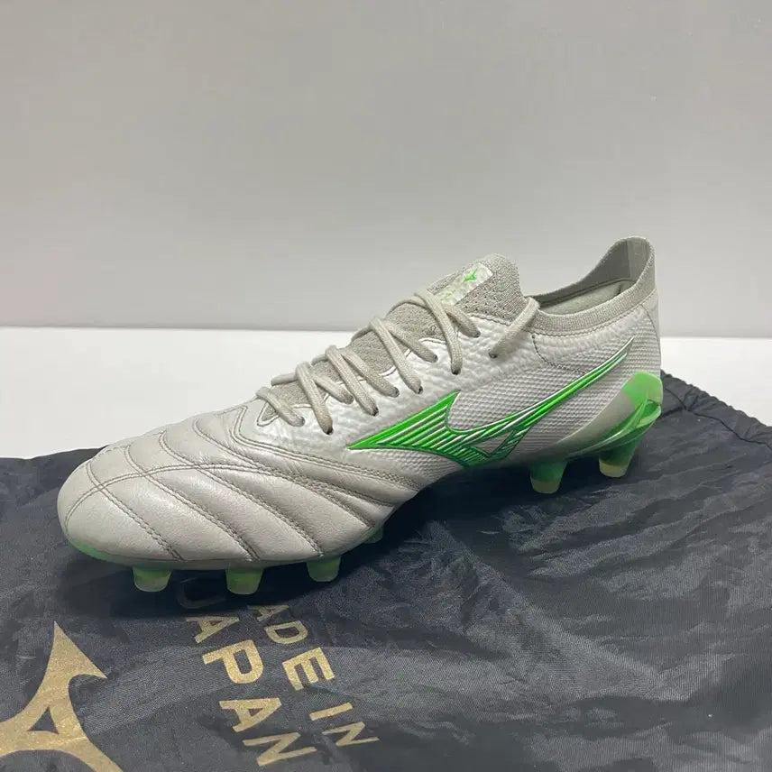 [BUNJANG] Mizuno Morelia Neo IV Beta Japan Soccer Cleats / 미즈노 모렐리아 네오4 베타 재팬 260