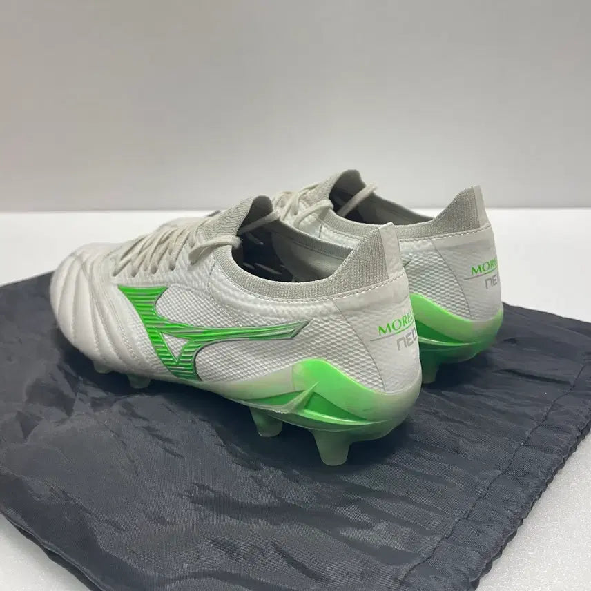 [BUNJANG] Mizuno Morelia Neo IV Beta Japan Soccer Cleats / 미즈노 모렐리아 네오4 베타 재팬 260