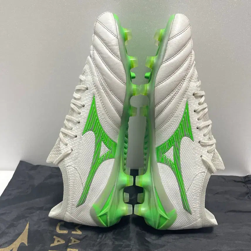 [BUNJANG] Mizuno Morelia Neo IV Beta Japan Soccer Cleats / 미즈노 모렐리아 네오4 베타 재팬 260