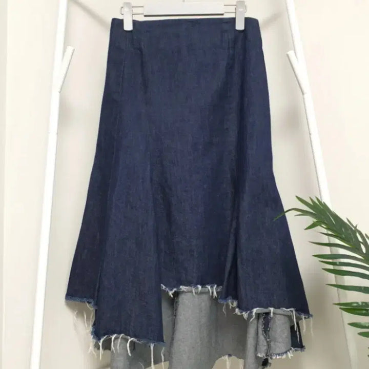 [SOLD OUT] 스튜디오톰보이 언발 데님 스커트
