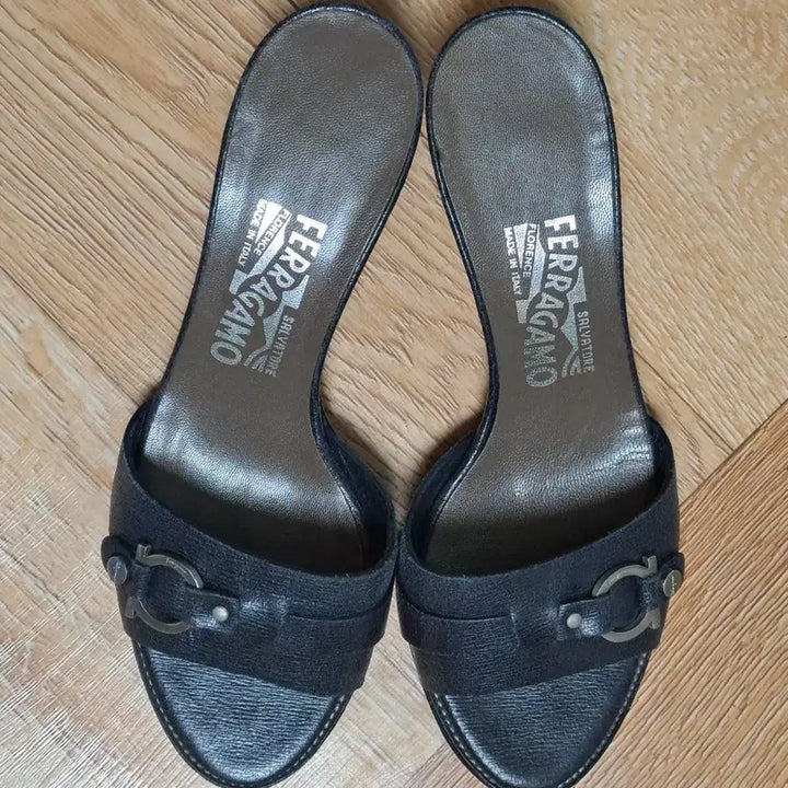 [BUNJANG] Ferragamo 6.5D 235 Sandals / 페레가모 6.5D 235 샌들 슬리퍼