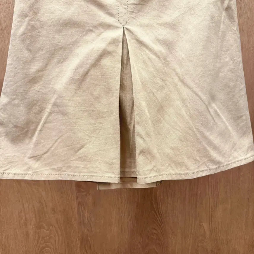 [BUNJANG] Burberry Blue Label Mini Flare Skirt Beige / 버버리 블루 라벨 미니 플레어 스커트 로고 자수 디테일 베이지