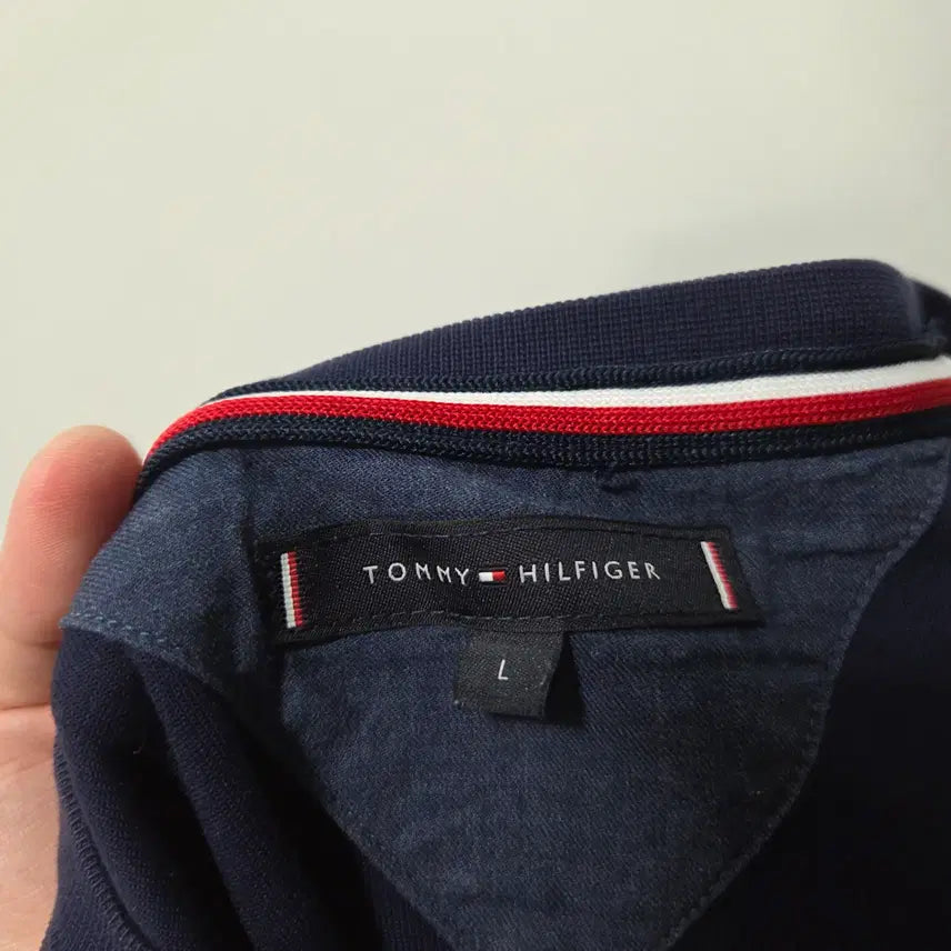 [BUNJANG] Tommy Hilfiger Navy Mini Logo Sweatshirt / 타미힐피거 네이비 미니 로고 맨투맨 L 26041614