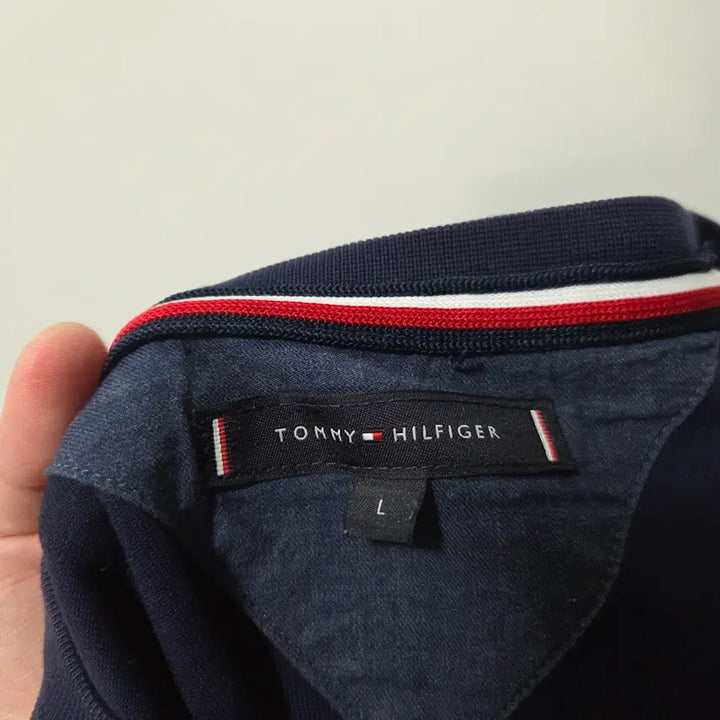 [BUNJANG] Tommy Hilfiger Navy Mini Logo Sweatshirt / 타미힐피거 네이비 미니 로고 맨투맨 L 26041614