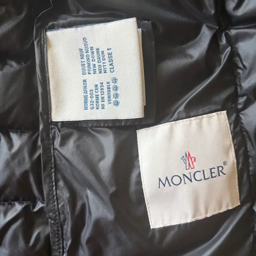 [SOLD OUT] 몽클레어 여성 다운 경량패딩