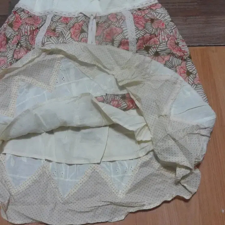 [BUNJANG] Thursday Island Midi Skirt / 6천원구제 써스데이아일랜드 여성 치마 스커트 미디스커트 베-2