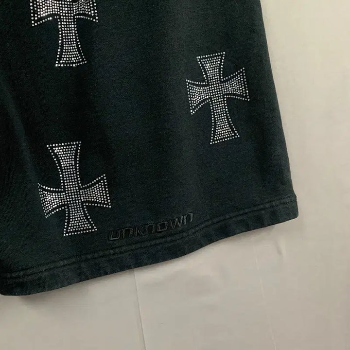 [BUNJANG] UNKNOWN Cross Street Sweat Shorts / XL 언노운 UNKNOWN 크로스 십자가 스트릿 스웻 쇼츠 반바지