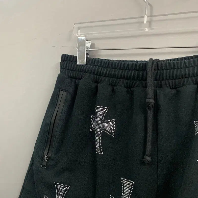 [BUNJANG] UNKNOWN Cross Street Sweat Shorts / XL 언노운 UNKNOWN 크로스 십자가 스트릿 스웻 쇼츠 반바지