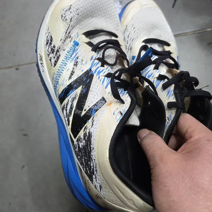 [BUNJANG] New Balance REVlite Running Shoes White/Blue 265mm / 뉴발란스 REVlite 런닝화 흰파265