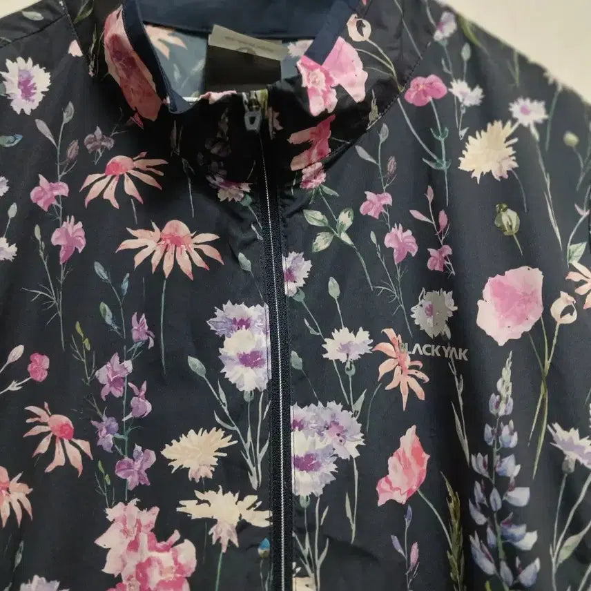 [SOLD OUT] 블랙야크 여성 플라워 패턴 등산 바람막이 조끼 사이즈 100