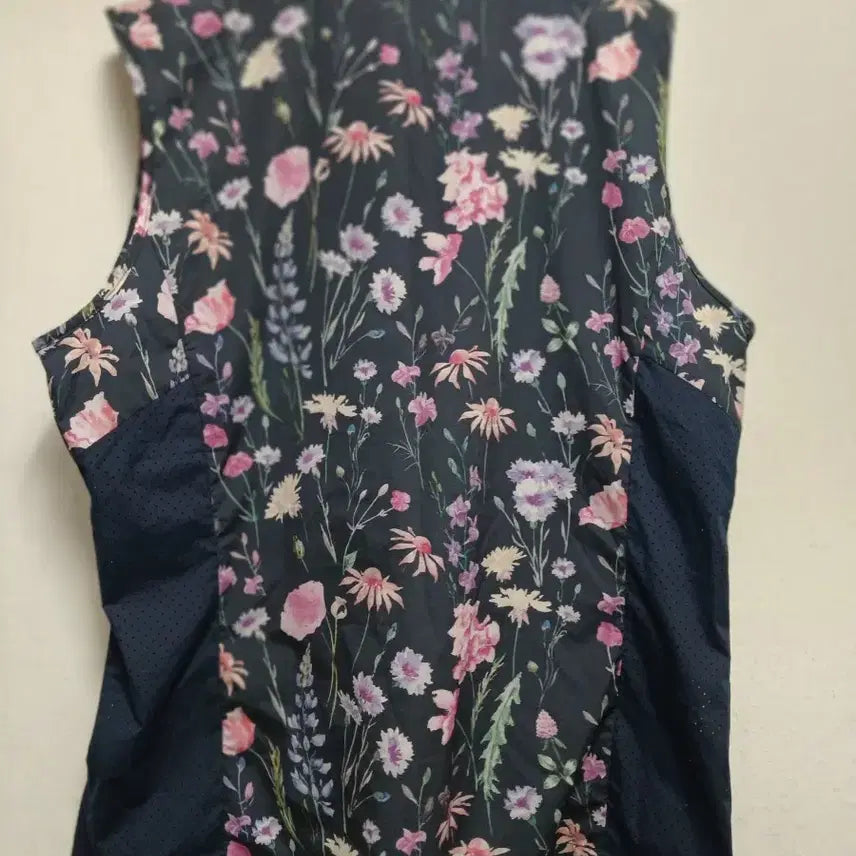 [SOLD OUT] 블랙야크 여성 플라워 패턴 등산 바람막이 조끼 사이즈 100