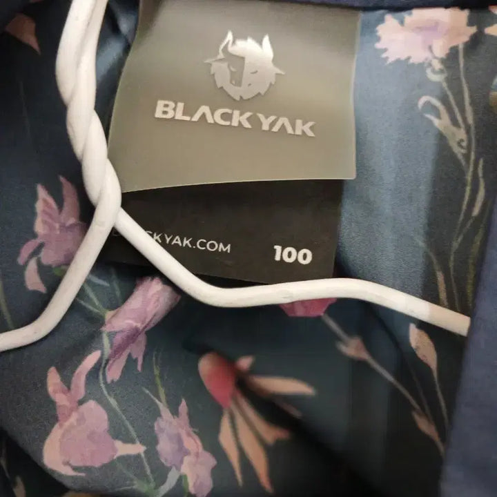 [SOLD OUT] 블랙야크 여성 플라워 패턴 등산 바람막이 조끼 사이즈 100