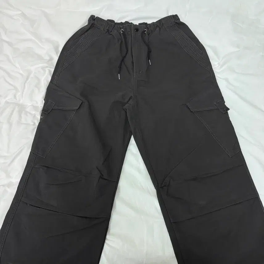 [BUNJANG] Industry VTG Slant Cargo Parachute Pants Charcoal L / (새상품) 인더스트 VTG 사선카고 파라슈트 팬츠 차콜 L(3)