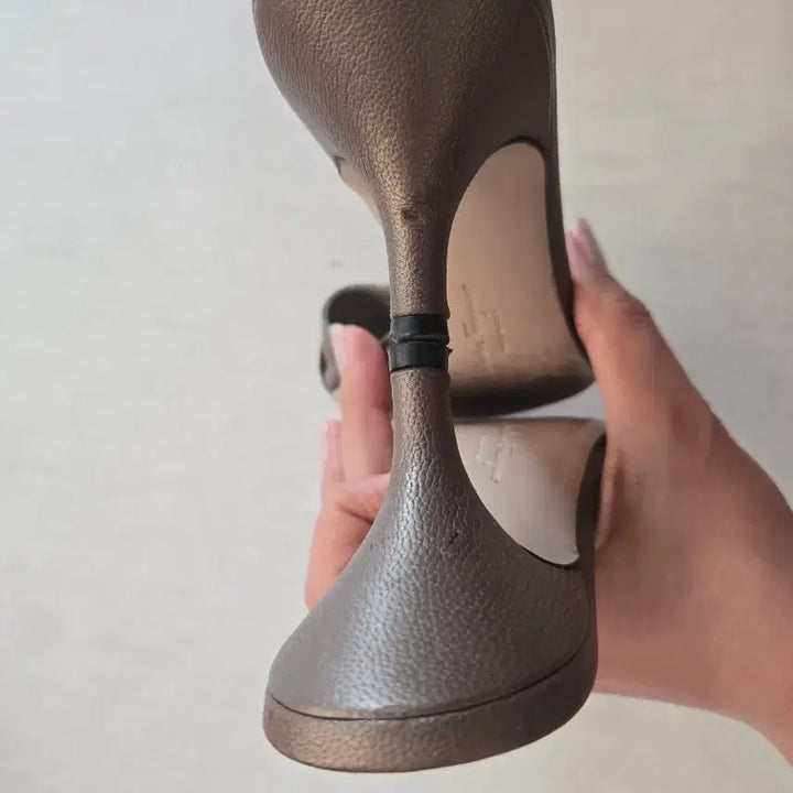 [BUNJANG] Ferragamo Mule 35.5 Gold Brown Slippers / 페라가모 뮬 35.5 골드브라운 슬리퍼 225-230