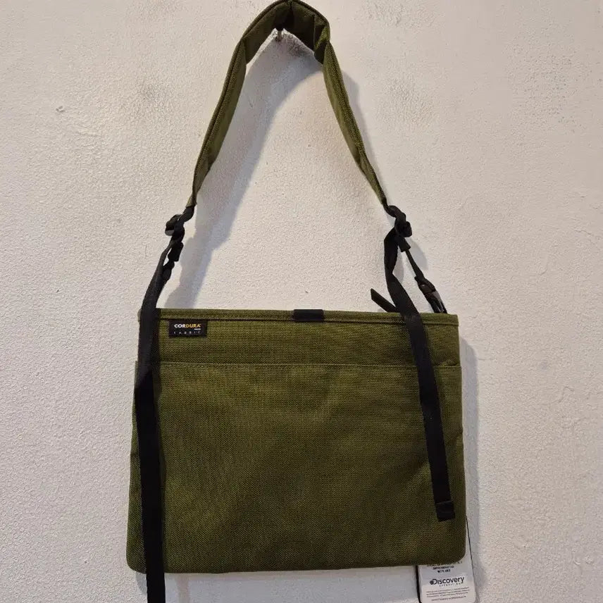 [SOLD OUT] 디스커버리 카키색 미니 크로스백