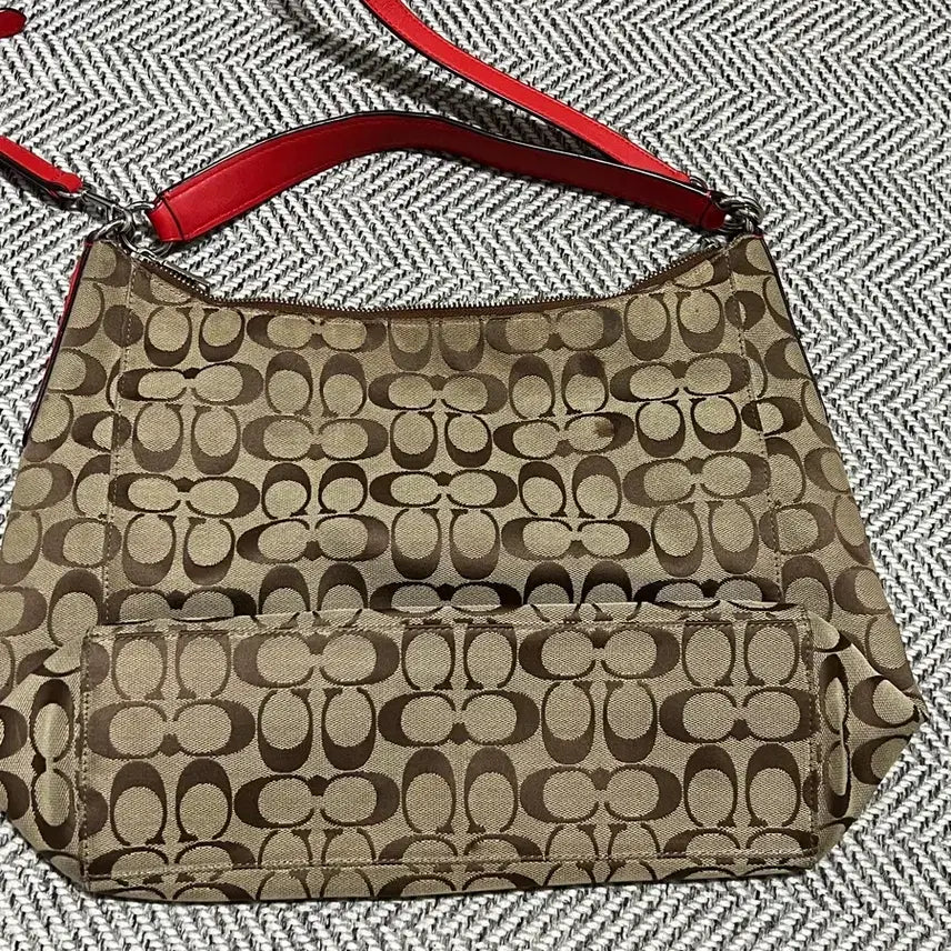 [BUNJANG] Coach Signature Shoulder Bag / 코치 시그니처 숄더백