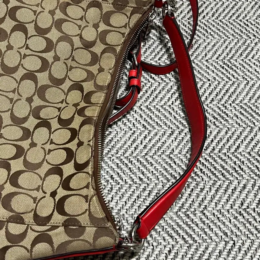 [BUNJANG] Coach Signature Shoulder Bag / 코치 시그니처 숄더백