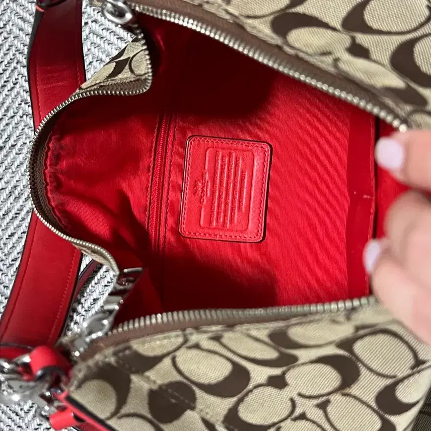 [BUNJANG] Coach Signature Shoulder Bag / 코치 시그니처 숄더백