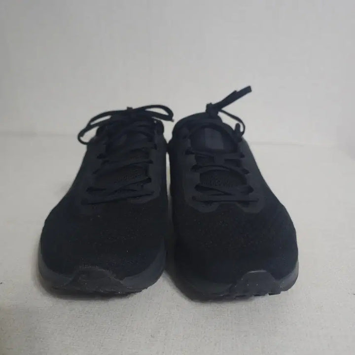 [SOLD OUT] 나이키 러닝화 윈플로 11    275