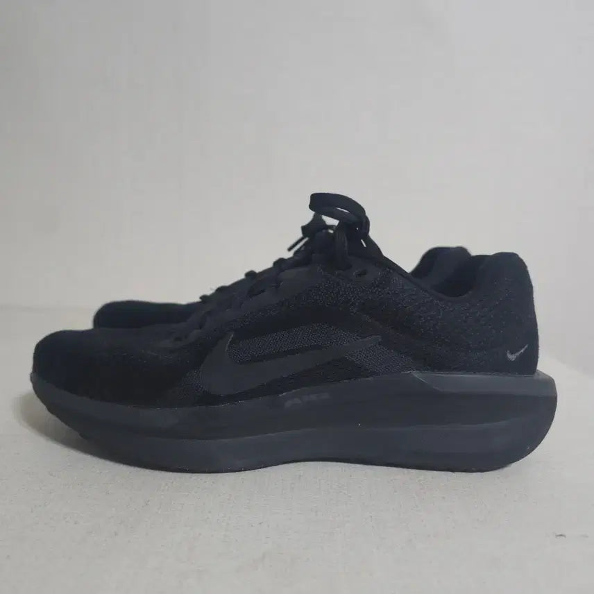 [SOLD OUT] 나이키 러닝화 윈플로 11    275