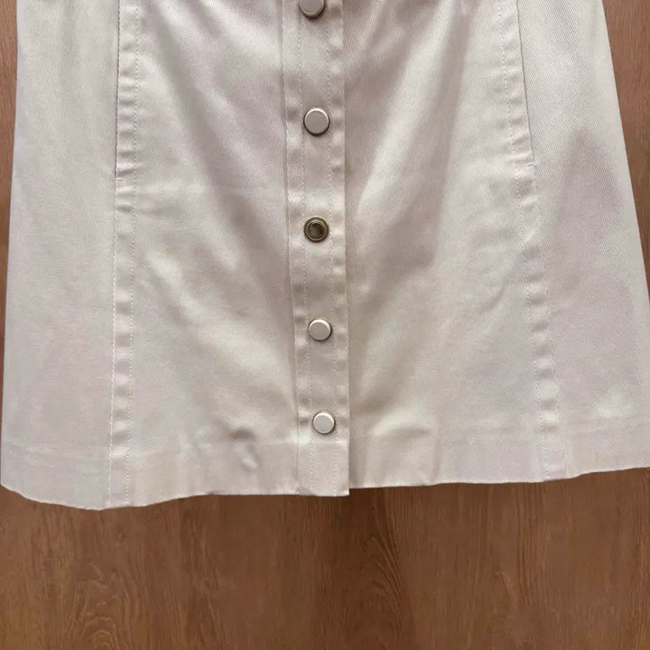 [BUNJANG] Gucci A-line Mini Skirt with Web Stripe Detail / 구찌 버튼 A라인 미니 스커트 웹 스트라이프 디테일 아이보리