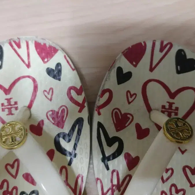 [BUNJANG] Tory Burch Heart Print Flip-Flop Sandals 235 / 토리버치 하트 프린트 조리 샌들 235