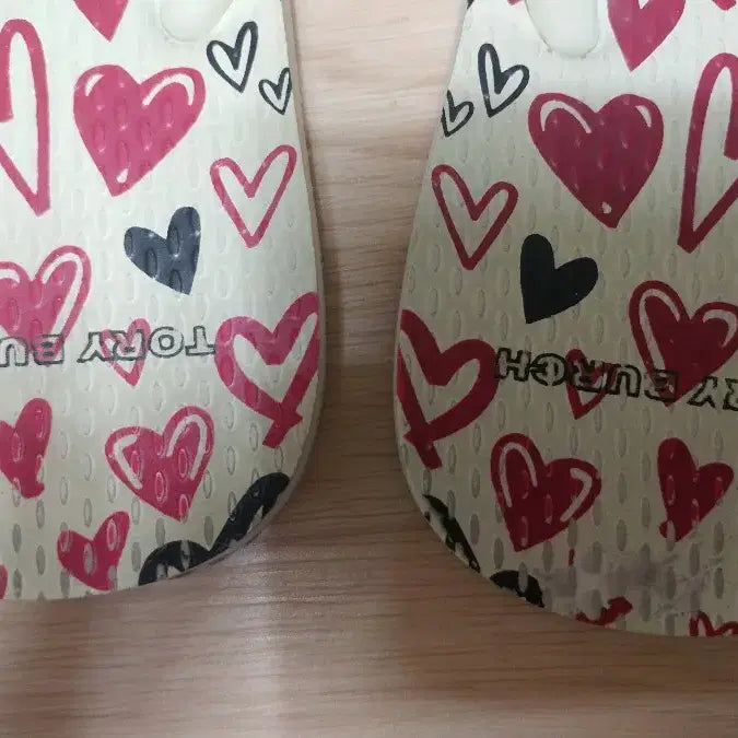 [BUNJANG] Tory Burch Heart Print Flip-Flop Sandals 235 / 토리버치 하트 프린트 조리 샌들 235