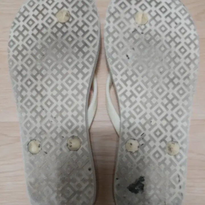[BUNJANG] Tory Burch Heart Print Flip-Flop Sandals 235 / 토리버치 하트 프린트 조리 샌들 235