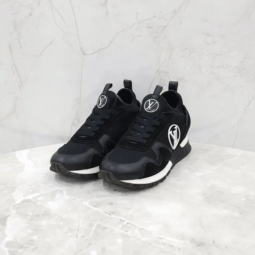 [BUNJANG] Louis Vuitton LV Runway Sneakers / 36 / 루이비통 LV 로고 런어웨이 스니커즈