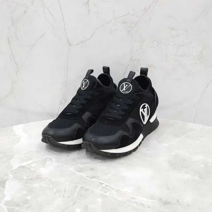 [BUNJANG] Louis Vuitton LV Runway Sneakers / 36 / 루이비통 LV 로고 런어웨이 스니커즈
