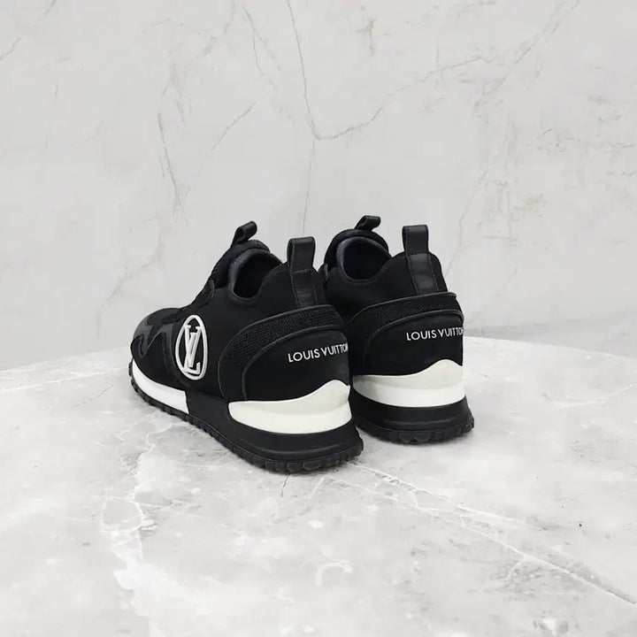 [BUNJANG] Louis Vuitton LV Runway Sneakers / 36 / 루이비통 LV 로고 런어웨이 스니커즈