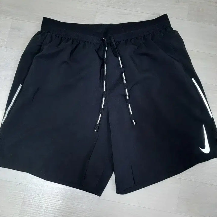 [SOLD OUT] 나이키 드라이핏 러닝 반바지 (XL)