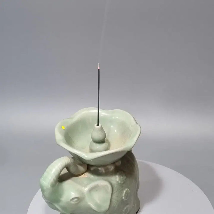 [BUNJANG] Yongcheon Kiln Celadon Elephant Incense Burner / 용천요 청자 코끼리 향꽂이