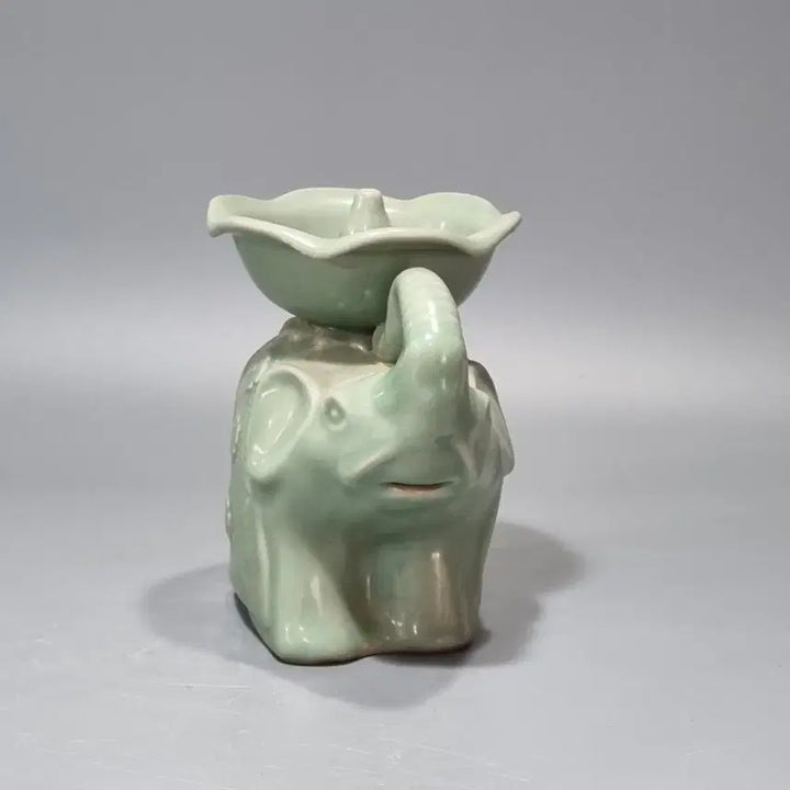 [BUNJANG] Yongcheon Kiln Celadon Elephant Incense Burner / 용천요 청자 코끼리 향꽂이
