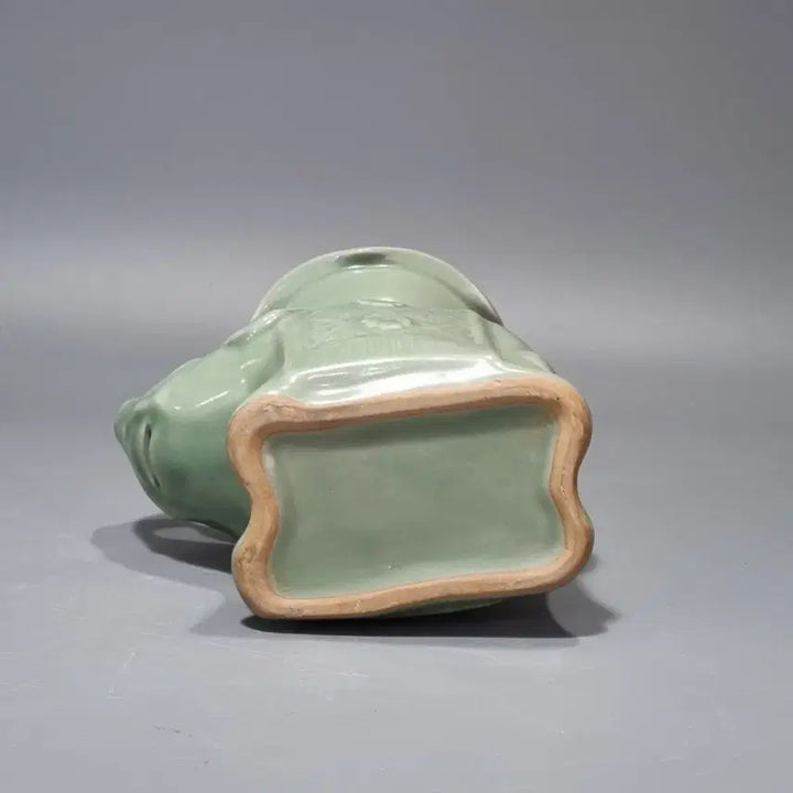 [BUNJANG] Yongcheon Kiln Celadon Elephant Incense Burner / 용천요 청자 코끼리 향꽂이