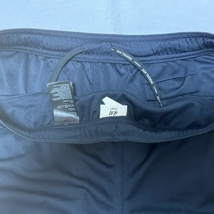 [BUNJANG] H&amp;M Sport Shorts Bundle Set / H&amp;M 스포츠 반바지 L (회색,네이비,검정) 새상품 일괄 판매합니다.